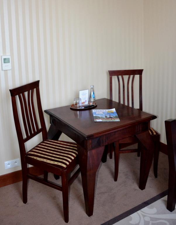 Hotel Nowodworski Legnica Quarto foto