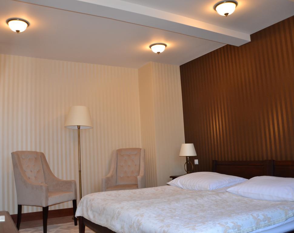 Hotel Nowodworski Legnica Quarto foto