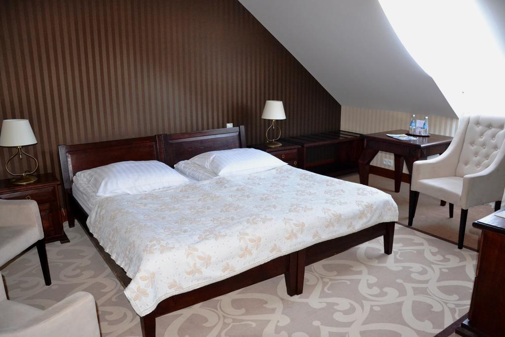 Hotel Nowodworski Legnica Quarto foto